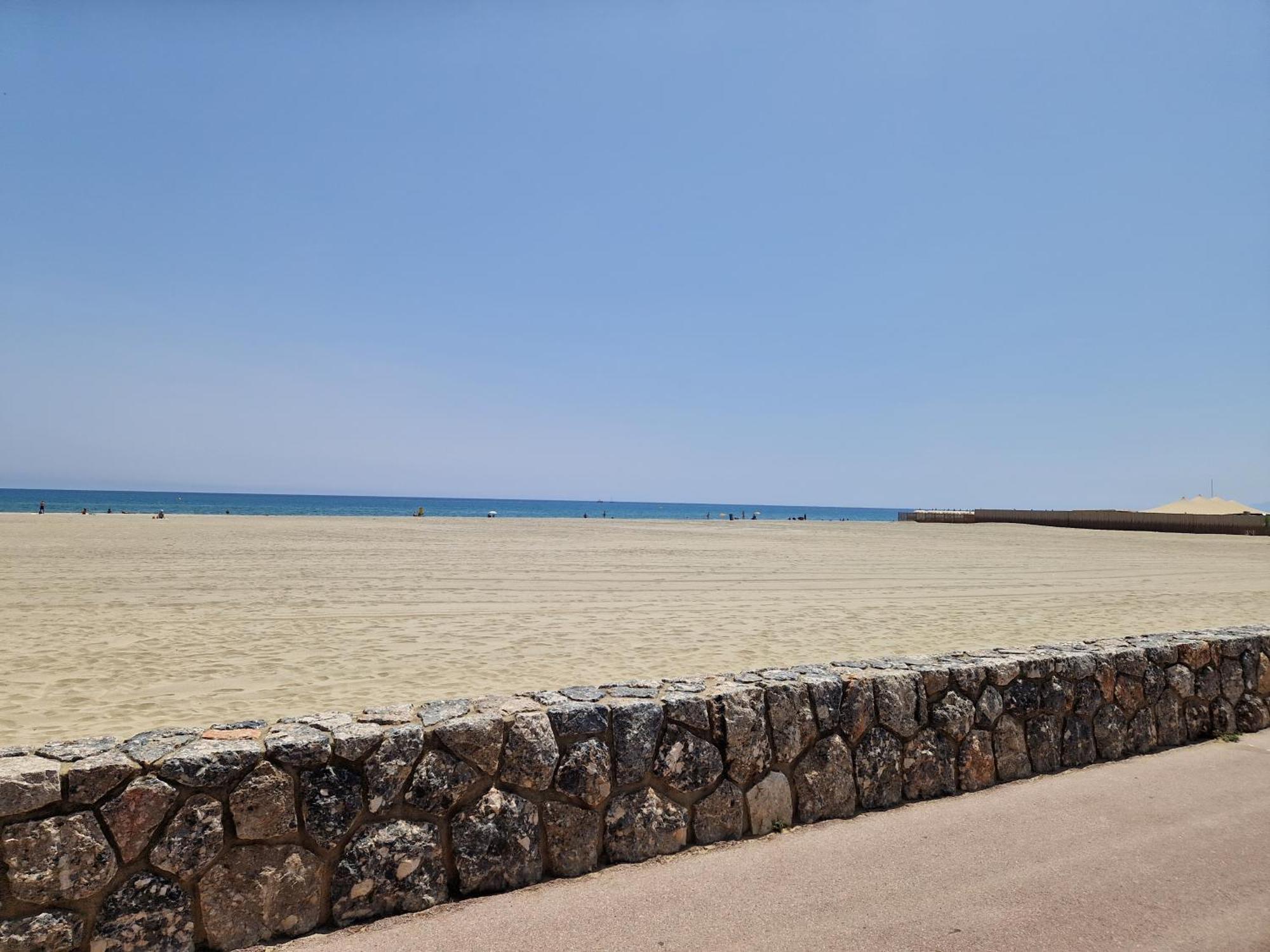 Location Bord De *